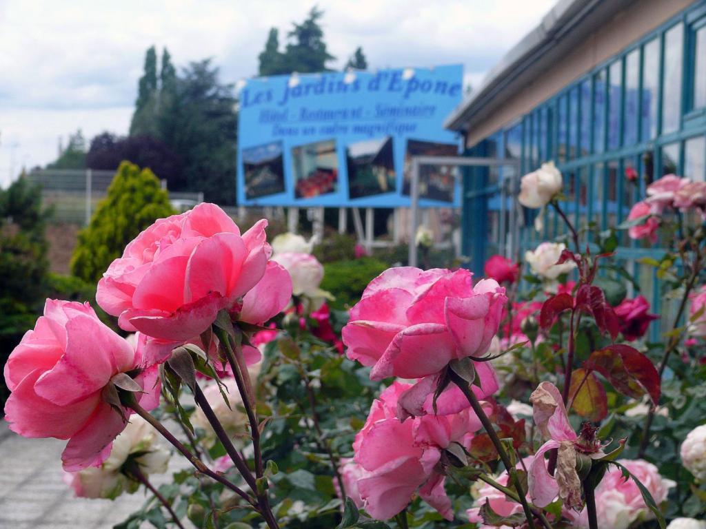 Hotel Restaurant Les Jardins D'Épône Dış mekan fotoğraf